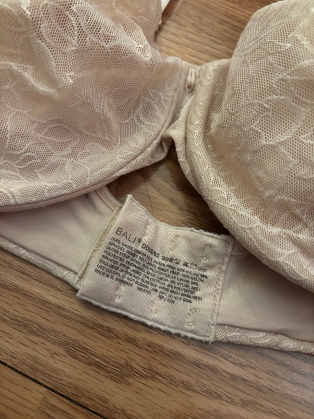 Bali Lace Underwire Bra Light Beige Size 38DD - Picture 6 of 6